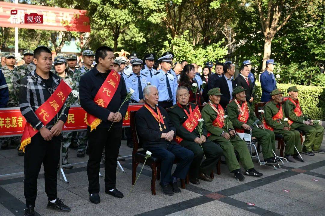 缅怀先烈 砥砺奋进 县领导与各界代表向革命烈士敬献花篮-第5张图片-太平洋在线下载