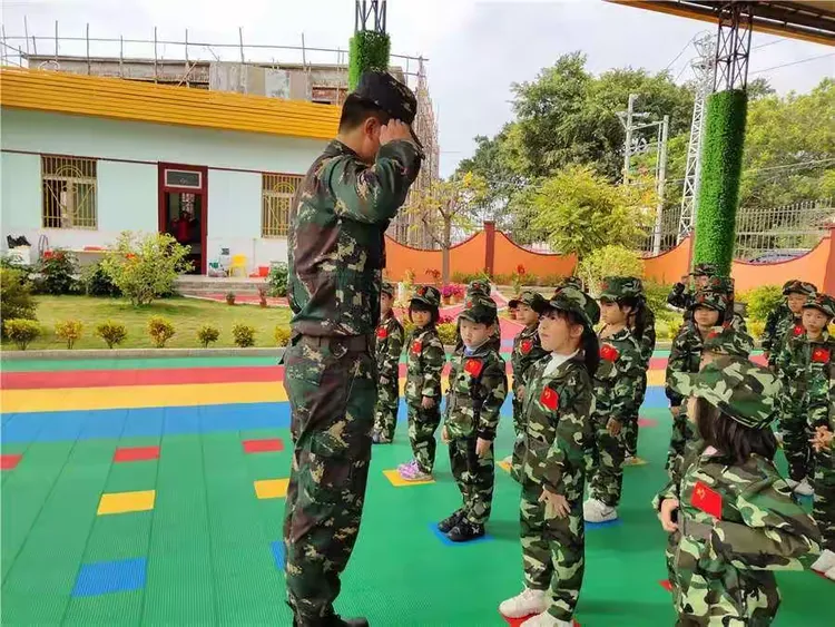 军人版小苹果恶搞版(军人版小苹果恶搞版下载)-第4张图片-QuickQ官网