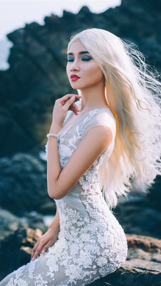 包含吹裙子之欧美美女手机版的词条